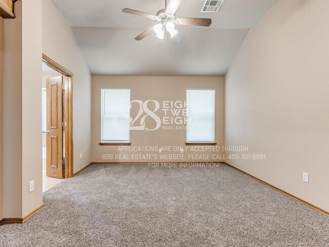 Building Photo - 2909 Line Dr