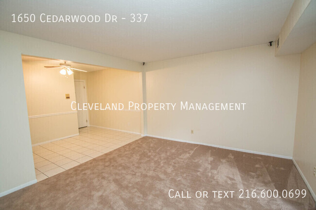 Building Photo - Convenient Westlake Condo!