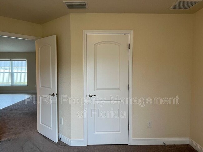 Building Photo - 9883 SW 55th Ave Rd