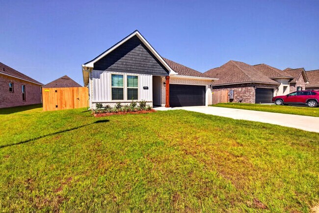 Building Photo - 7719 Claymont Cir