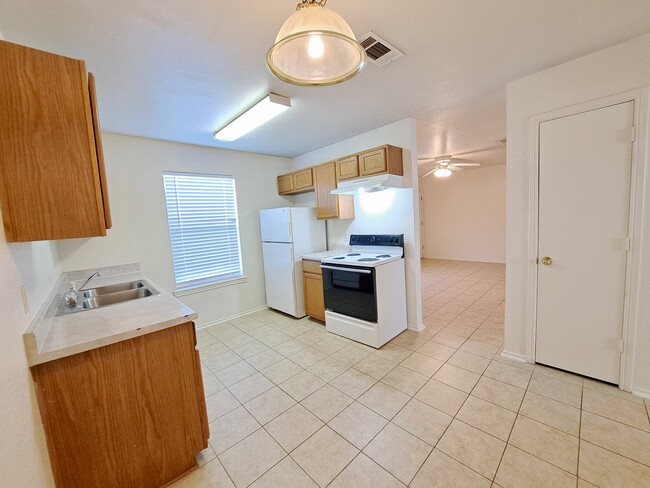 Kitchen 2 - 5706 Greengate Dr