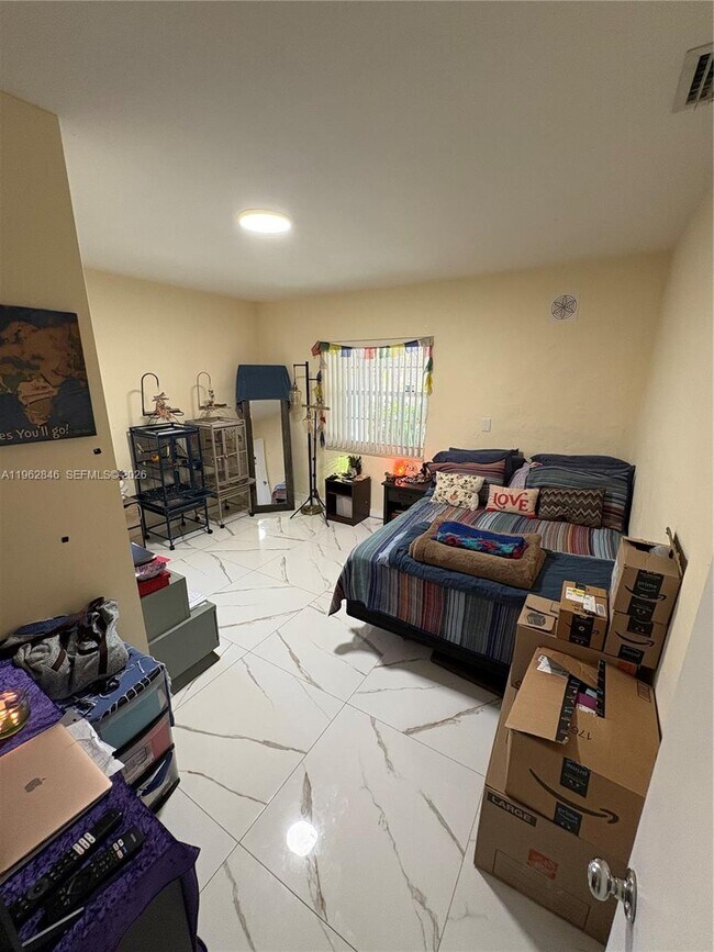 Building Photo - 1655 NE 175th St