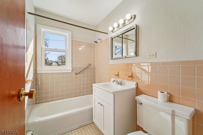 Building Photo - 476 Joralemon St