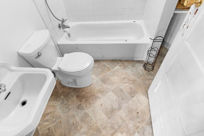 Building Photo - 44thbl