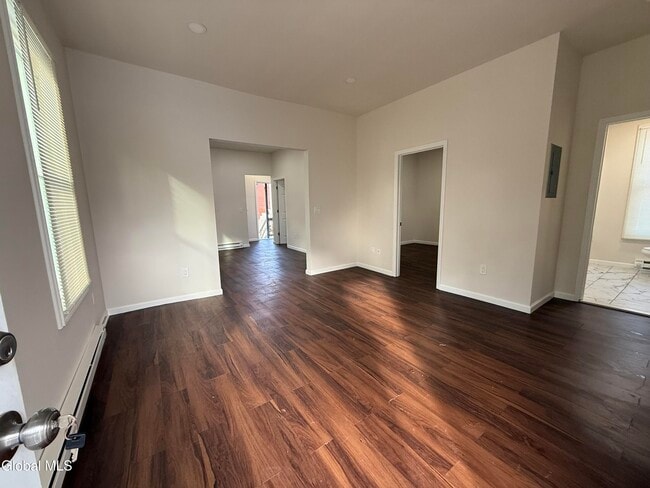 Building Photo - 10 Orange St