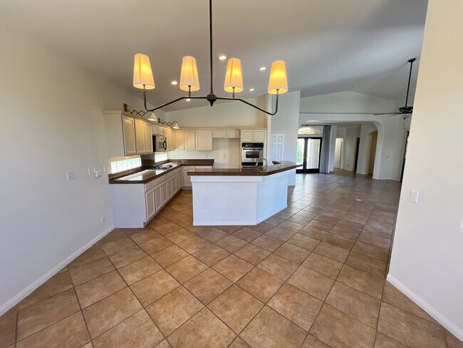 Building Photo - 78270 Calico Glen Dr