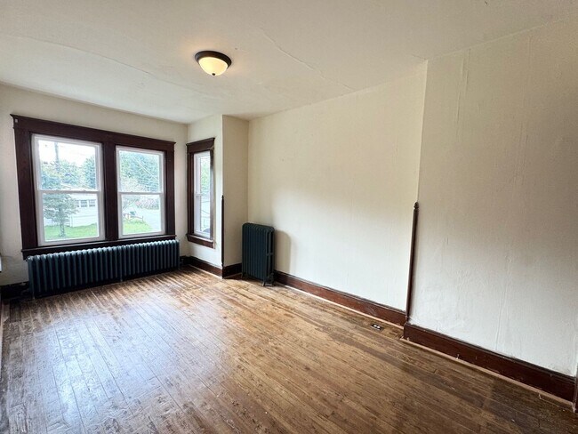 Building Photo - 1009 Willow Street Pike