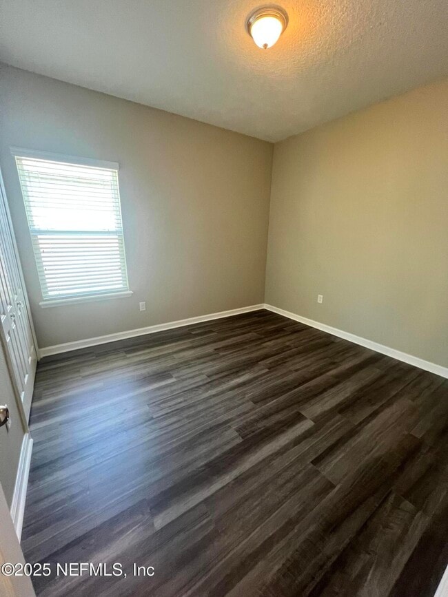 Building Photo - 15825 Stedman Lake Dr