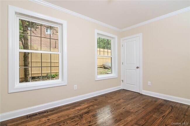 Building Photo - 304 Battle Ave