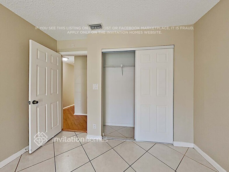 Building Photo - 10347 NW 50th Ct