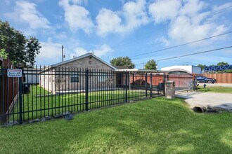 Building Photo - 602 Fostoria Ln