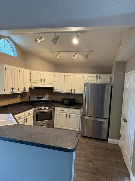 Building Photo - 732 Vista Pkwy