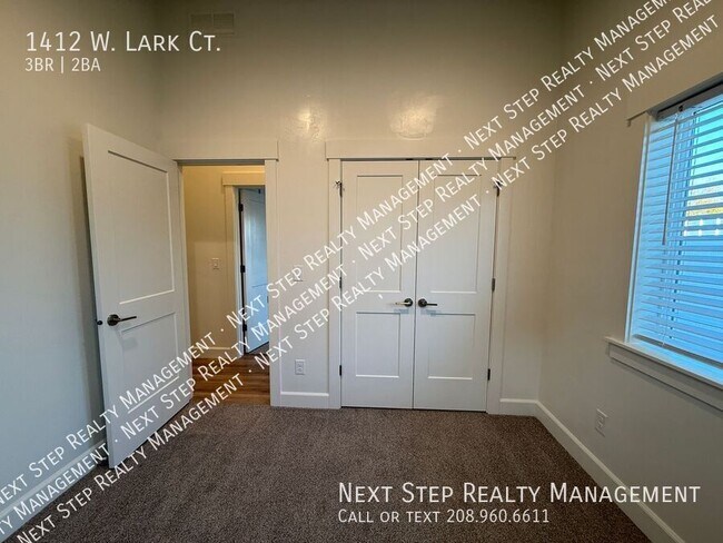Building Photo - 1412 W Lark Ct