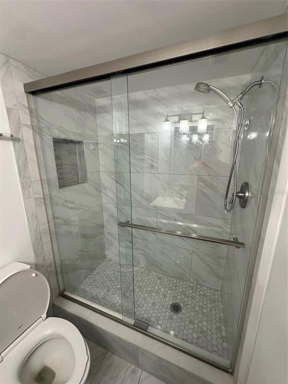 Building Photo - 2700 Cove Cay Dr