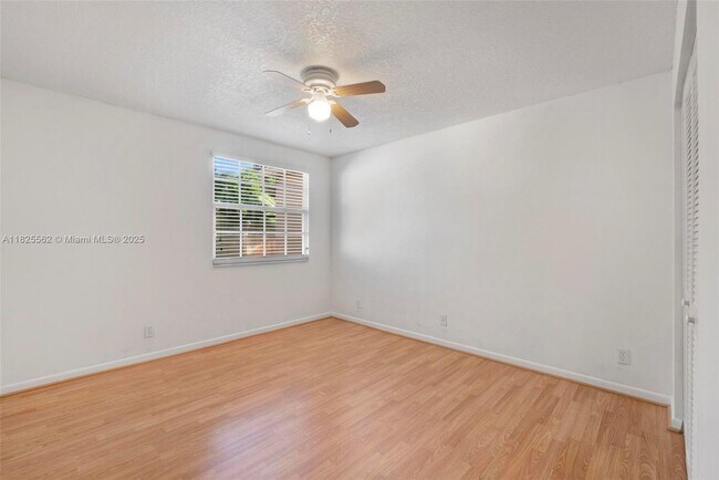 Building Photo - 11066 Longboat Dr