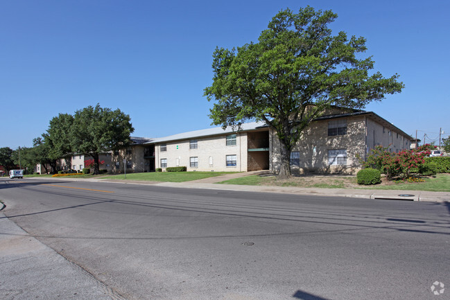 Primary Photo - Brentwood Apartments