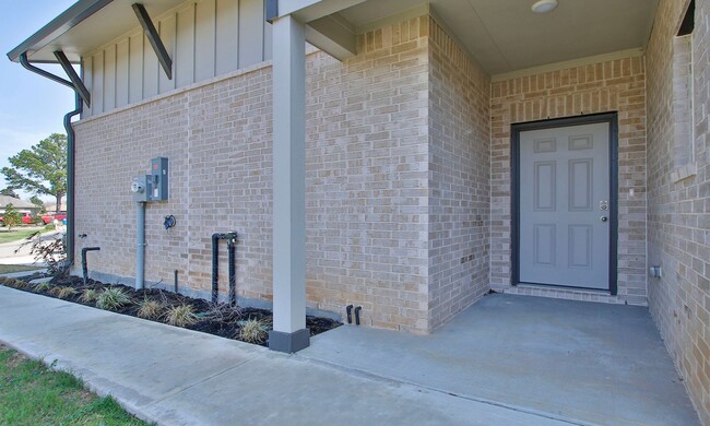 Building Photo - Near Lake Conroe 3 Bedroom 2.5 Bathroom