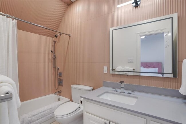 Building Photo - 3705 Gilbert St