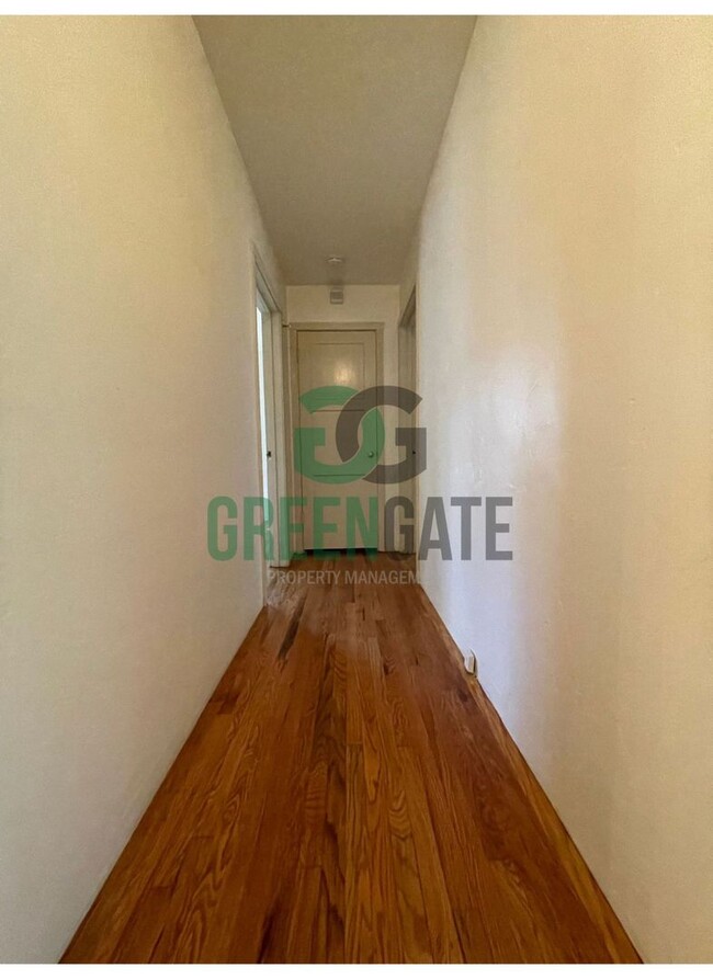 Building Photo - 3 BEDROOM 1 BATH HOME IN MODESTO!!