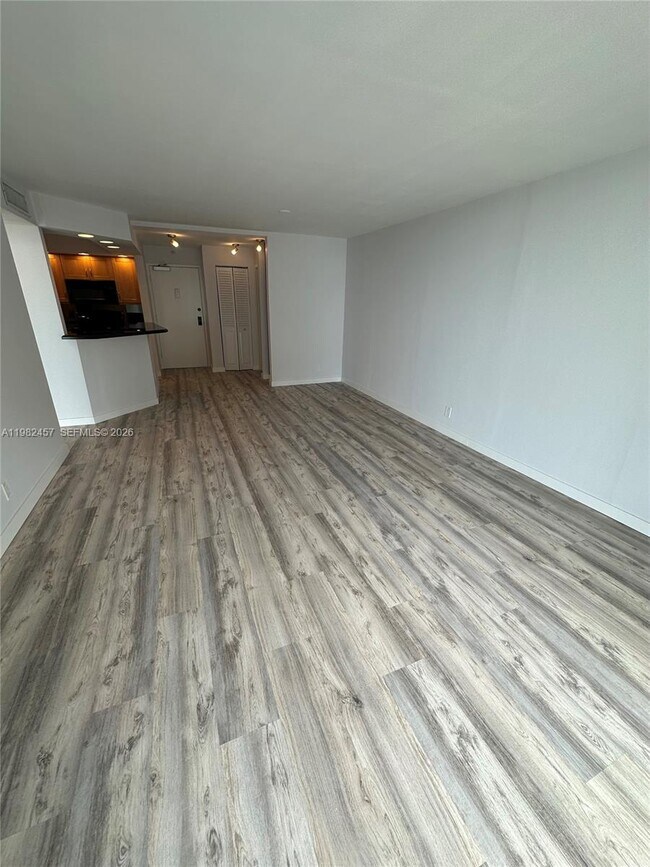 Building Photo - 200 SE 15th Rd