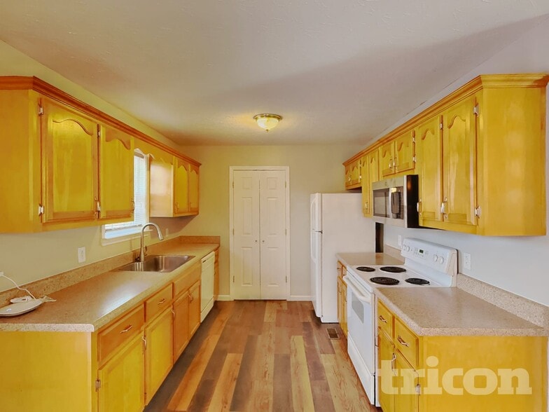 Building Photo - 1150 E 17th Ave