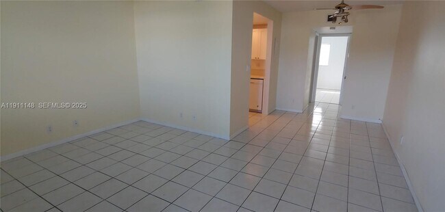 Building Photo - 1400 NE 54th St