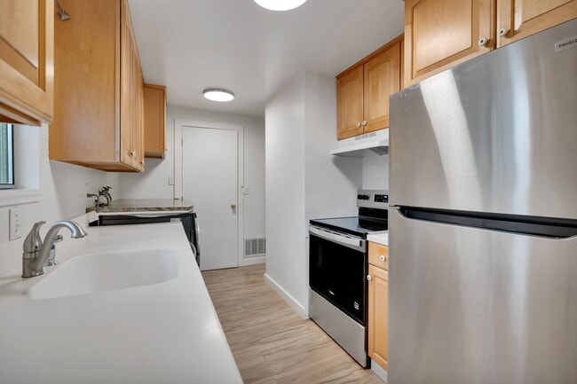 Building Photo - Arbor Lake Duplex unit for lease in private setting