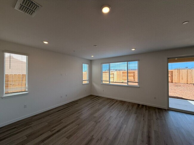 Building Photo - 12629 Hereford Ave