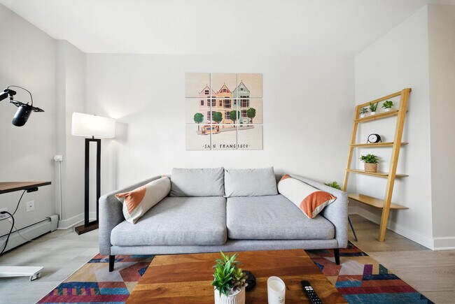 Building Photo - 899 Pine St