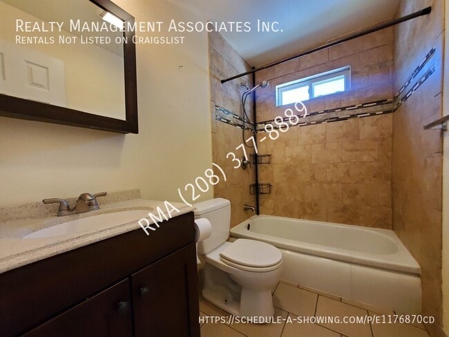 Building Photo - 1004 Paynter Ave