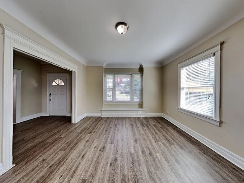 Building Photo - 426 Nueces Spring