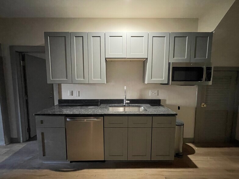 Building Photo - 303 E Livingston Ave