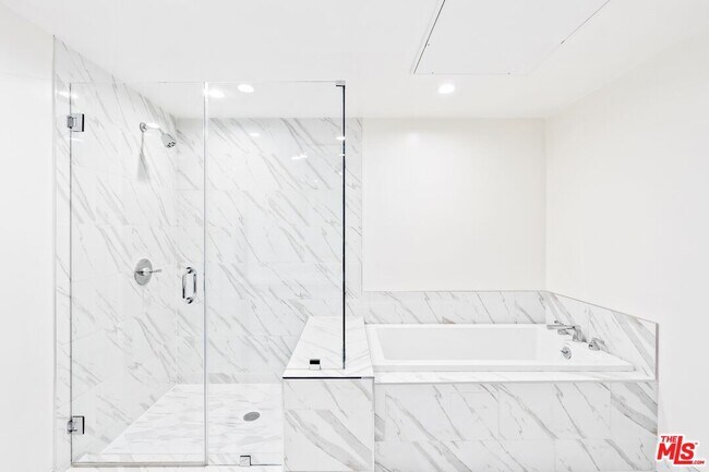 Building Photo - 10647 Ashton Ave