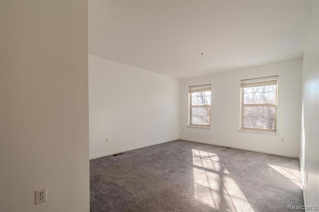 Building Photo - 39696 Rockcrest Ln