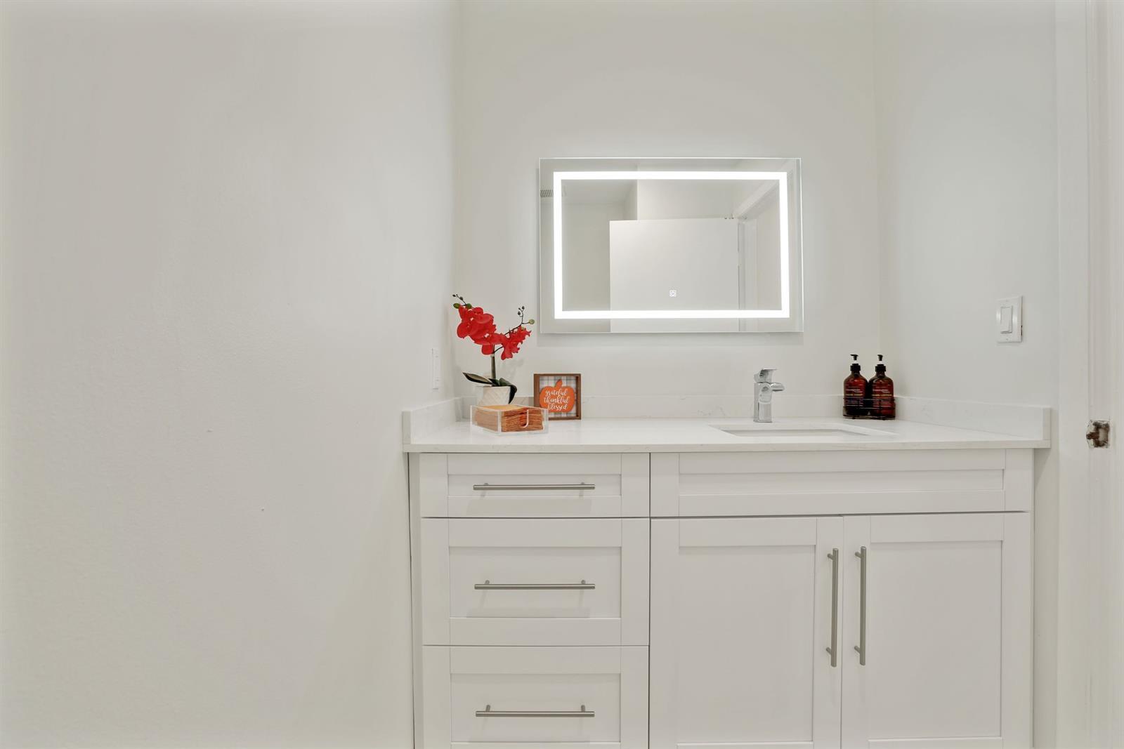 Building Photo - 3961 Adra Ave