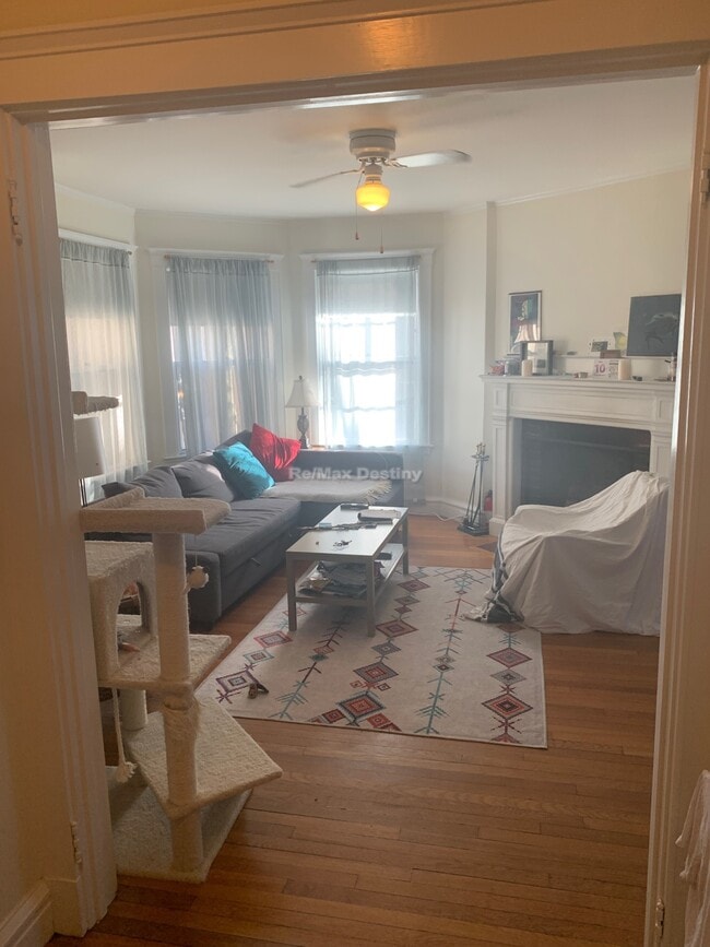 Building Photo - 33 Concord Ave