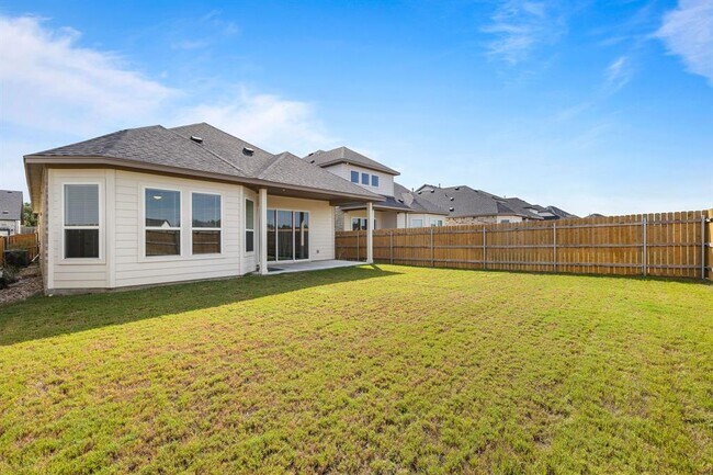 Building Photo - 821 Beaverton Dr