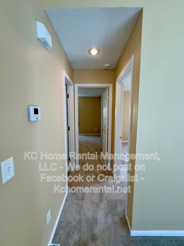 Building Photo - 8643 Melrose St