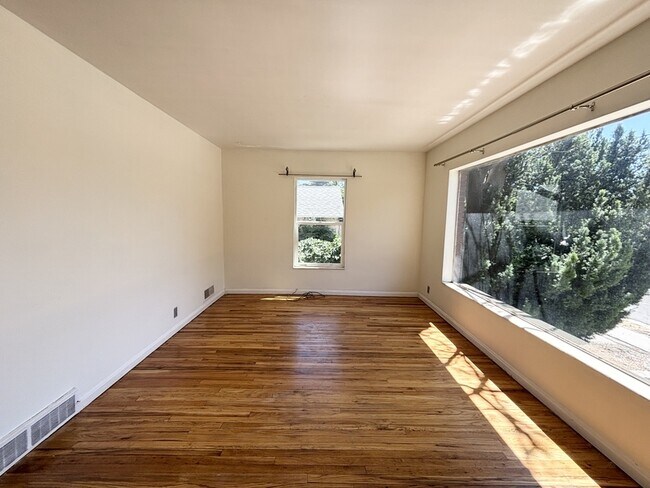 Building Photo - 1507 S 700 E
