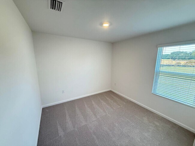 Building Photo - MOVE-IN SPECIAL - LIMITED OFFER!! Four Bedroom/Two Bath - Summerdale