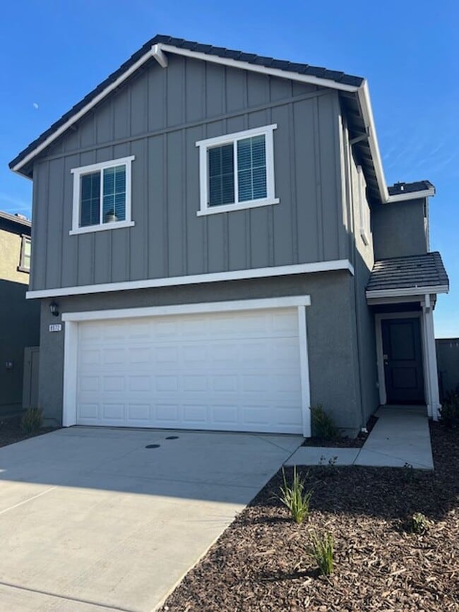 Building Photo - Brand New DR Horton Solar Smart Home with 4 Bedrooms.