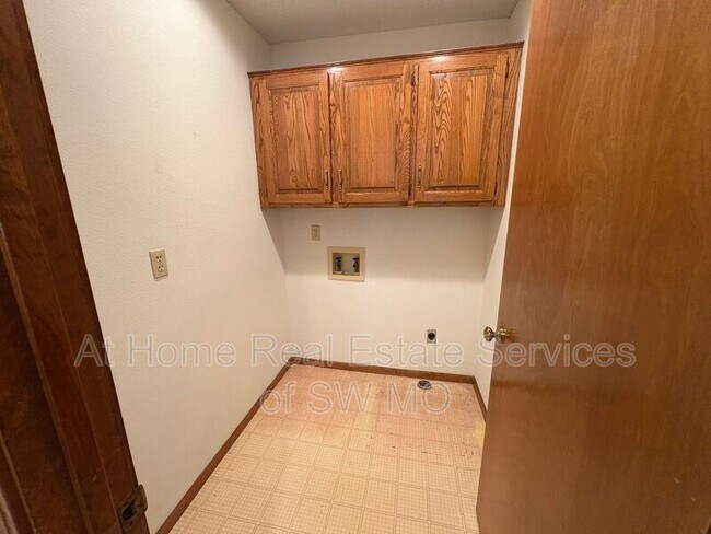 Building Photo - 4134 S Weller Ave