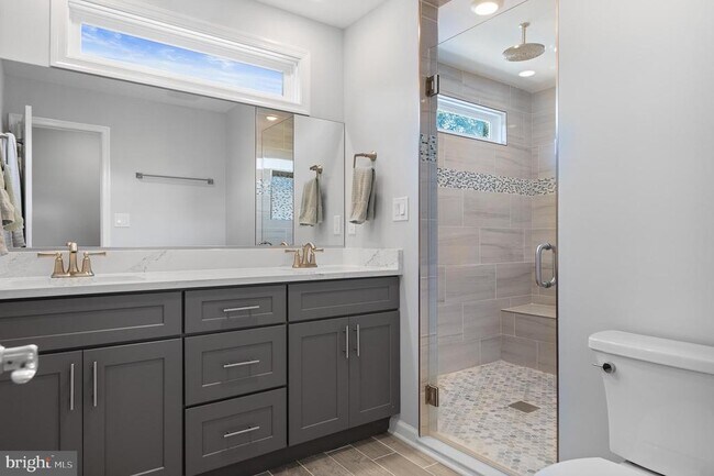 Building Photo - 1615 Spottsworth Way