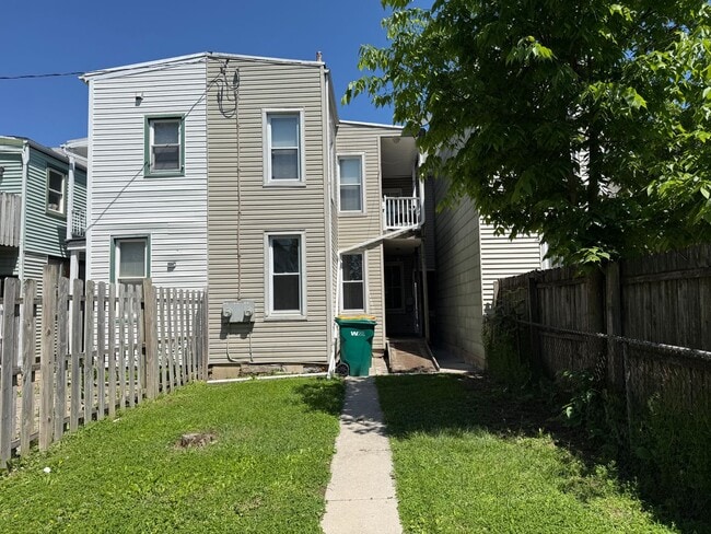 Building Photo - 216 Lehman St