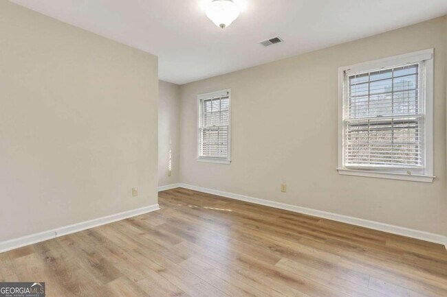 Building Photo - 4365 Burnleigh Chase NE