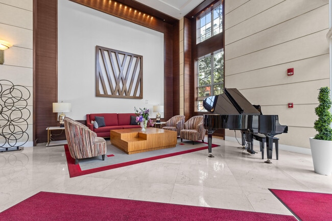 Building Photo - 410 Evernia St