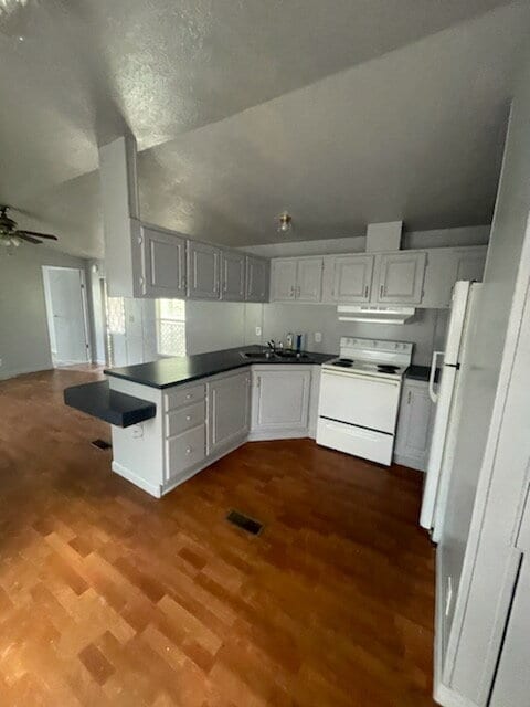 Building Photo - 2 bedroom 1 bath mobile home