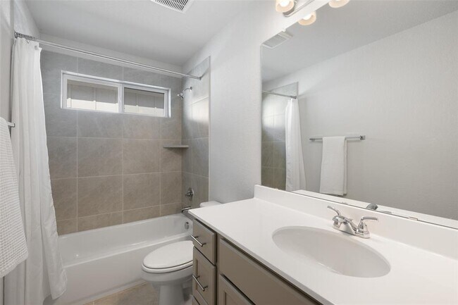 Building Photo - 1012 Legend Milton Ln