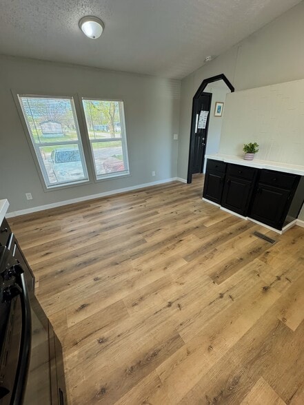 Building Photo - 2552 Smith Ave