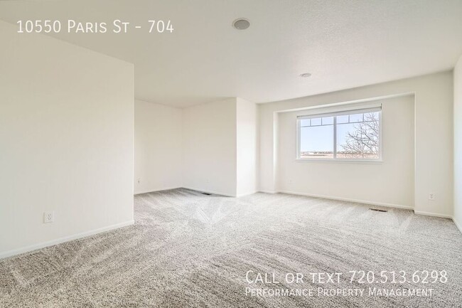 Building Photo - 10550 Paris St